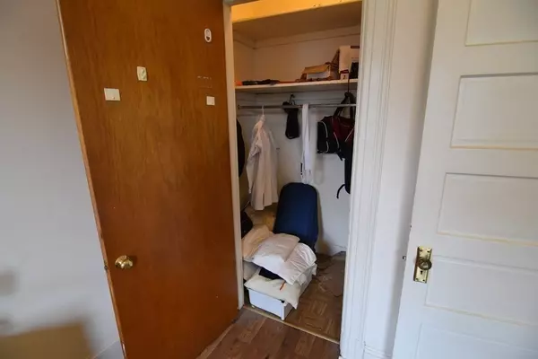 Brookline, MA 02446,1064 Beacon St #12