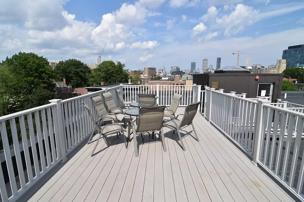 Brookline, MA 02446,1064 Beacon St #12