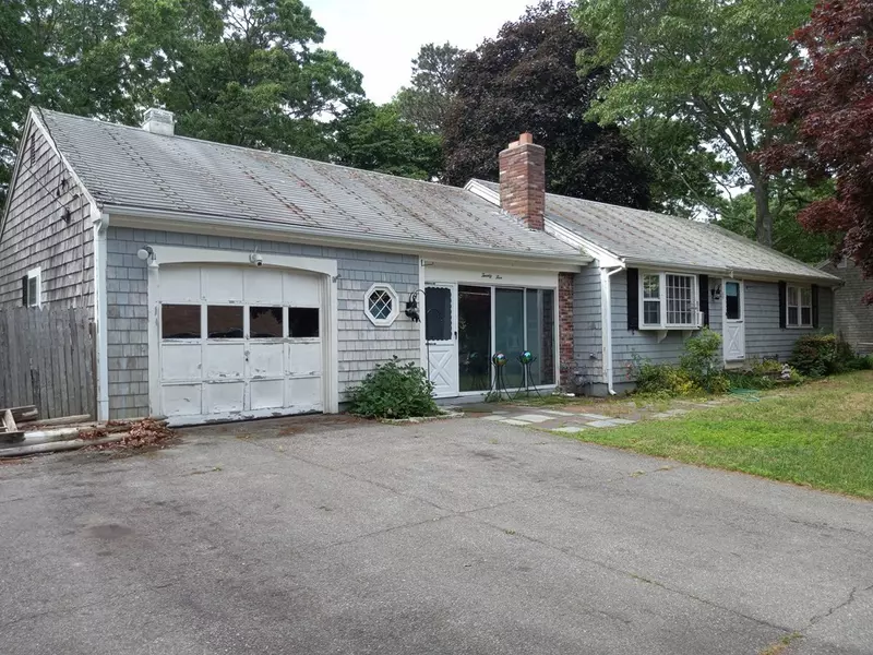 25 Mockingbird Ln, Yarmouth, MA 02673