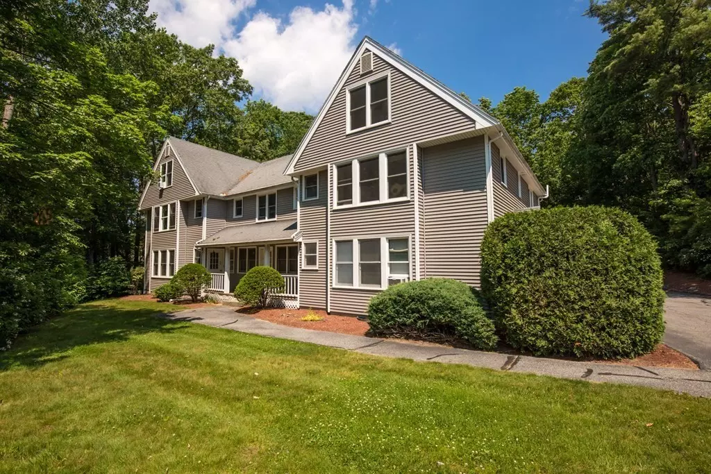 Webster, MA 01570,25 Stefaniak Ave #6