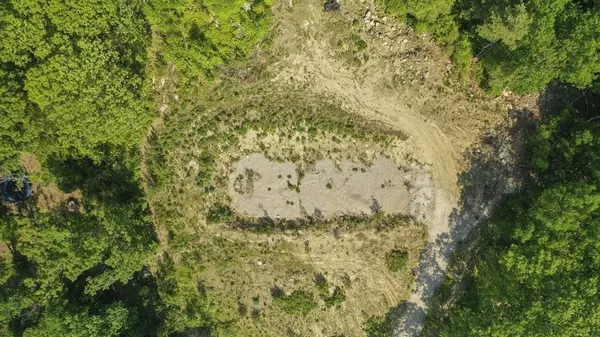 Sutton, MA 01590,225 Manchaug Road