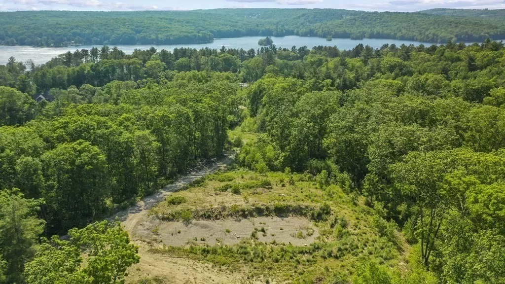 Sutton, MA 01590,225 Manchaug Road