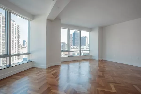 Boston, MA 02111,1 Avery Street #17A