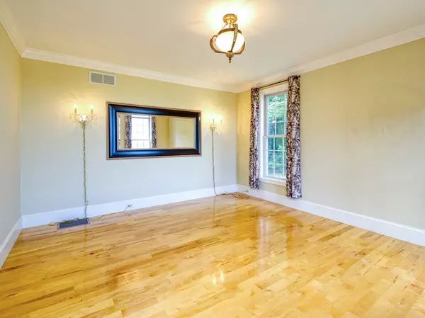 Shrewsbury, MA 01545,126 Walnut Street