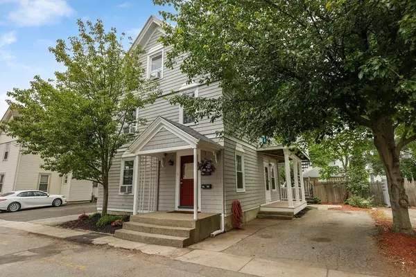8 Fletcher Ter, Watertown, MA 02472