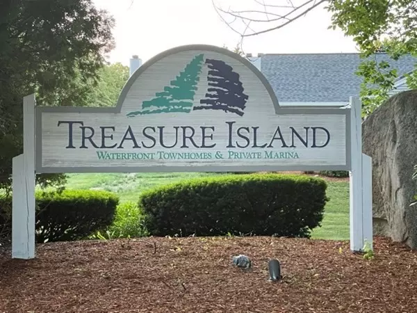 503 Treasure Island Rd #503, Webster, MA 01570