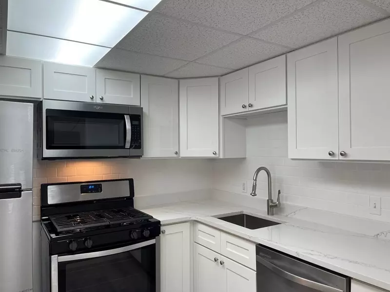 65 Mccormick Ter #10, Stoughton, MA 02072