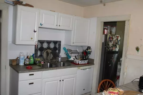 West Springfield, MA 01089,73 Elmdale Street