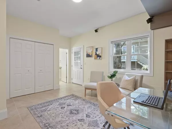 Waltham, MA 02453,73 South St #1