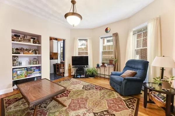 Winthrop, MA 02152,308-310 Shirley St #1