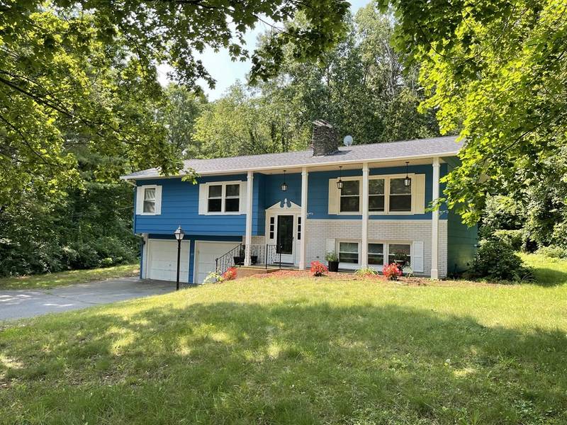 19 E Brookfield Rd, North Brookfield, MA 01535