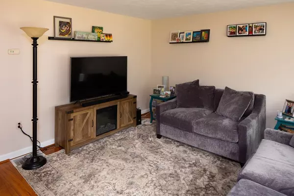 Millis, MA 02054,7 Pondview Dr #7