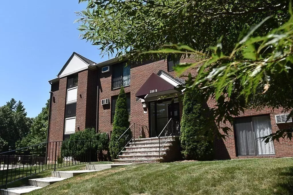 Acton, MA 01720,380 Great Rd #B304