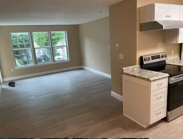 Natick, MA 01760,2 Squire Ct #3