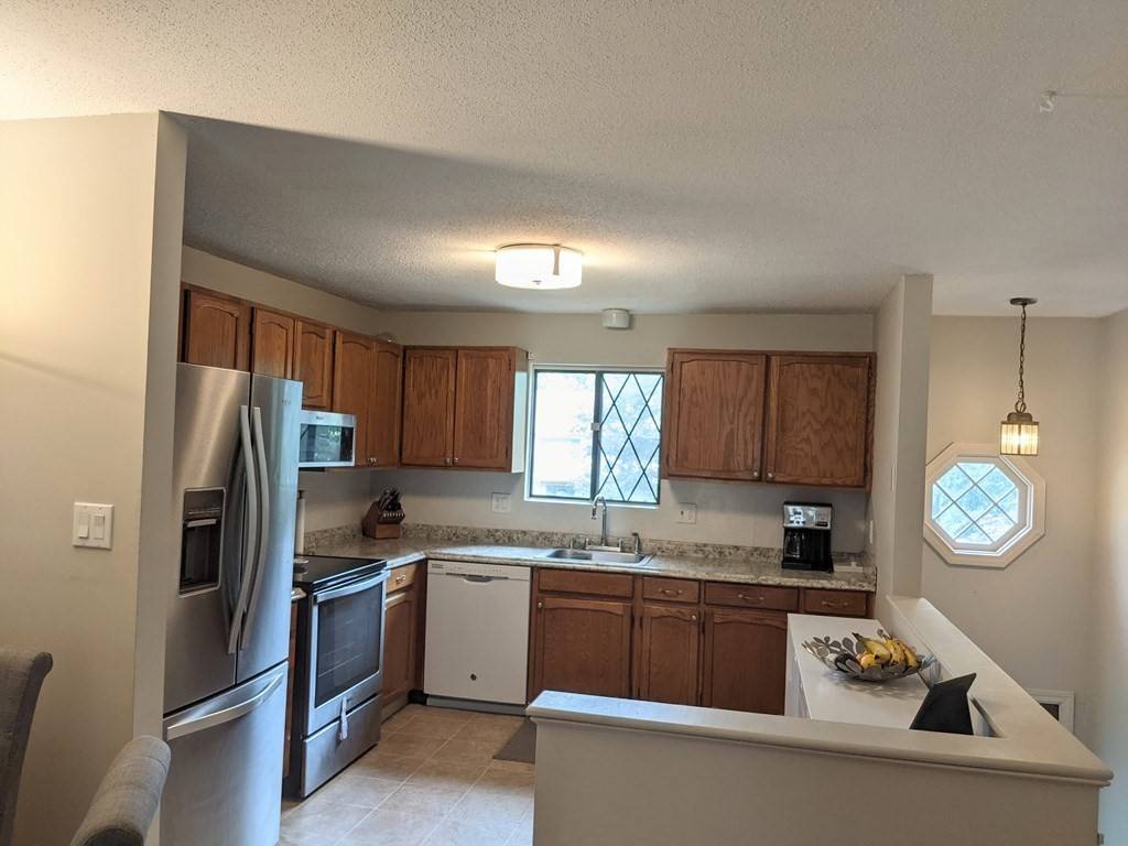 Haverhill, MA 01835,70 Farrwood Dr #70