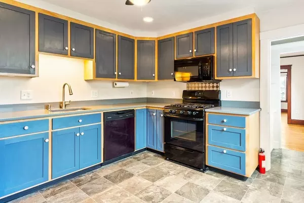 17 Kondazian #17, Watertown, MA 02472