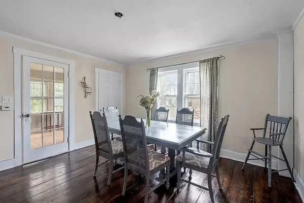 Hubbardston, MA 01452,4 Worcester Rd