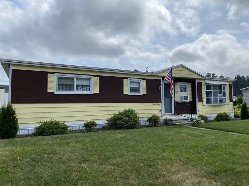 37 Warfield Drive, Westfield, MA 01085