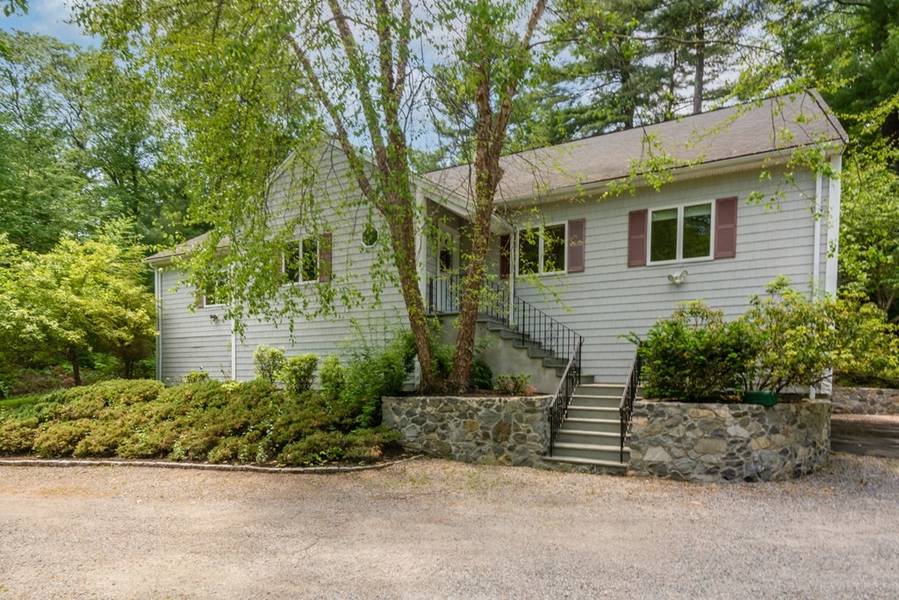 1133 High, Dedham, RI 02926