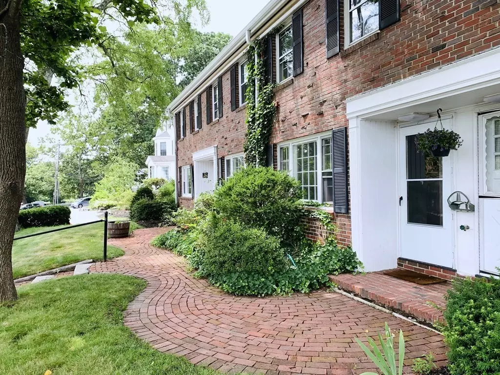 Acton, MA 01720,274 Main St #3A