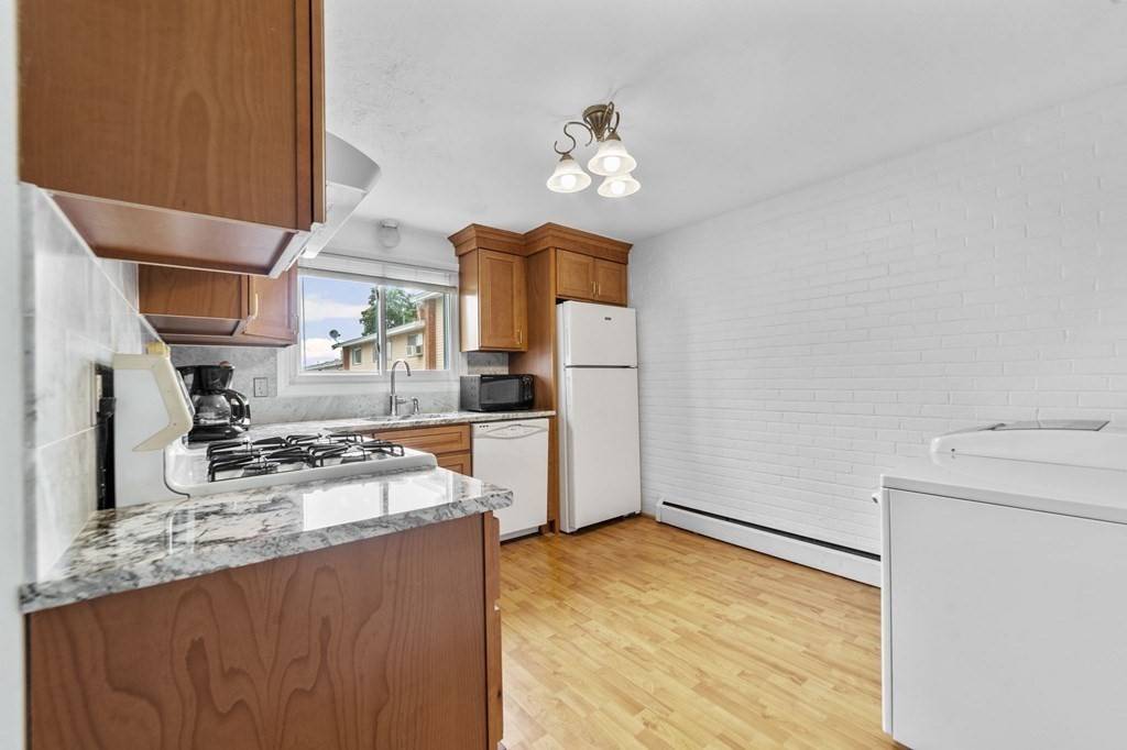 Quincy, MA 02170,419 Newport Ave #14