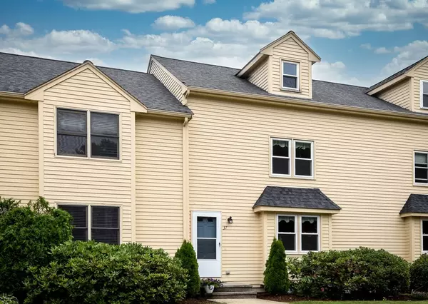 37 Pinecrest Vlg #37, Hopkinton, MA 01748