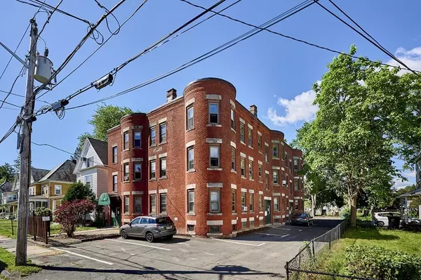 18 Orchard St, Northampton, MA 01060