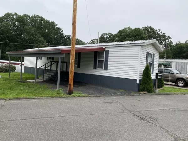39 Lark, Chicopee, MA 01020