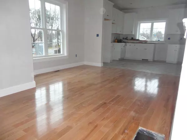 Millis, MA 02054,2 Kensington Place #2