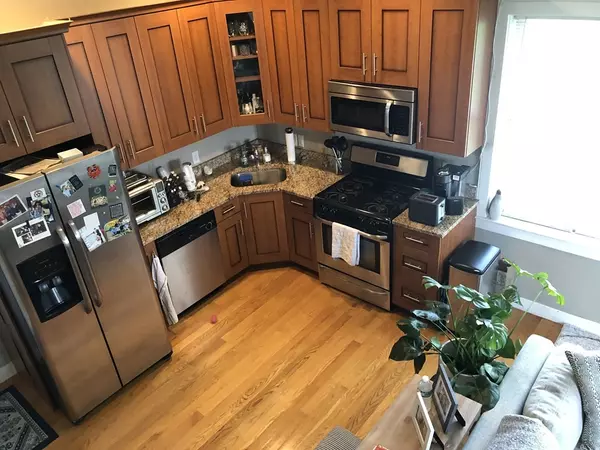Boston, MA 02127,122 W Broadway #6