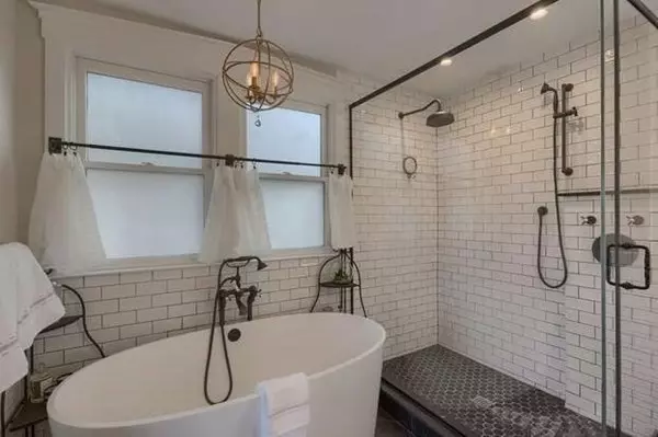 Newton, MA 02465,1482 Washington St #1482