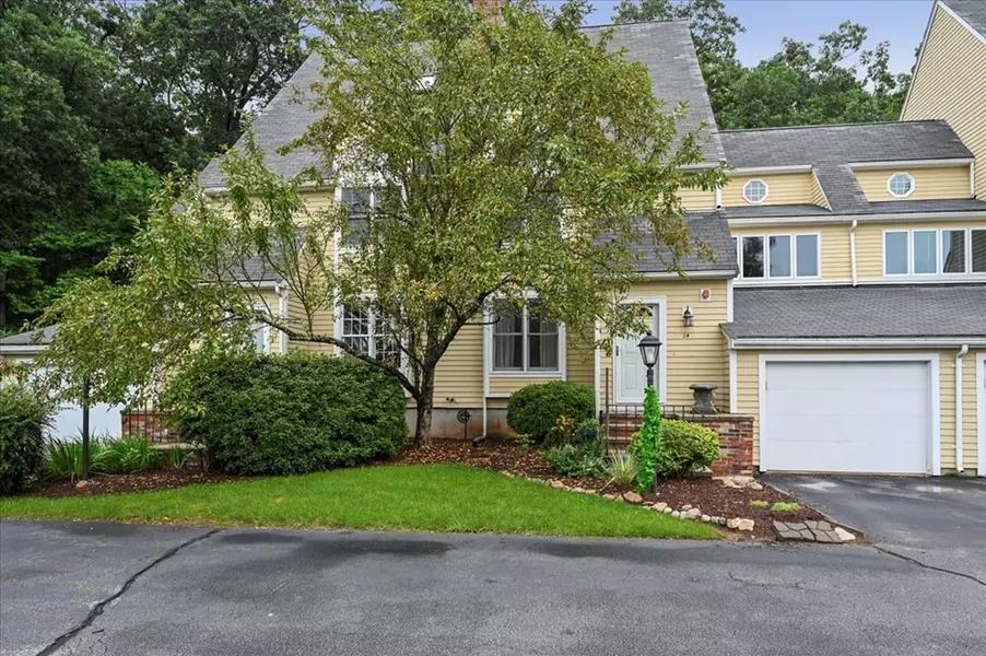 14 Oak Knoll Dr #14, North Attleboro, MA 02760