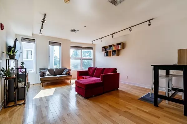 24 Bay State Road #14, Cambridge, MA 02138