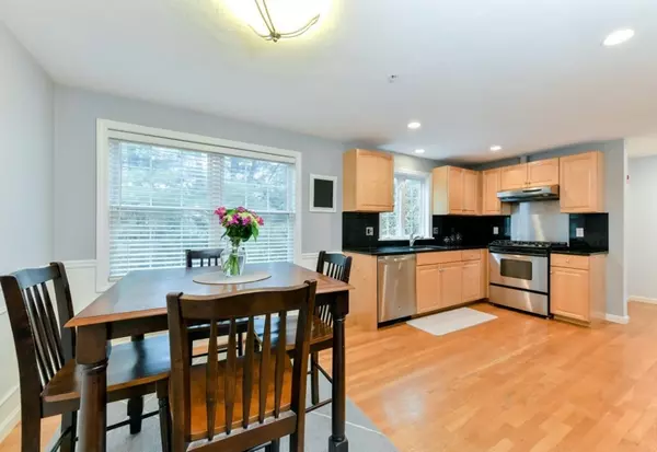 995 Trapelo Rd #4, Waltham, MA 02451