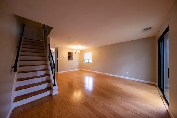 Natick, MA 01760,12 Village Hill Ln #12