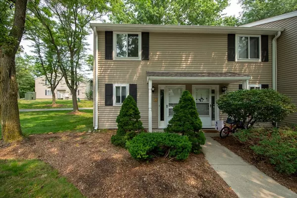 Natick, MA 01760,12 Village Hill Ln #12