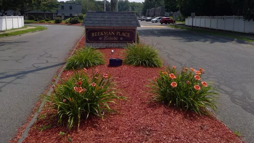 Agawam, MA 01001,96 Beekman Dr. #96