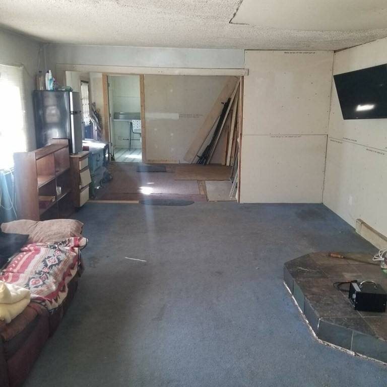 Huntington, MA 01050,7 Basket St