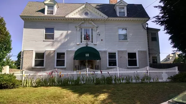 122 11th St, Lowell, MA 01850