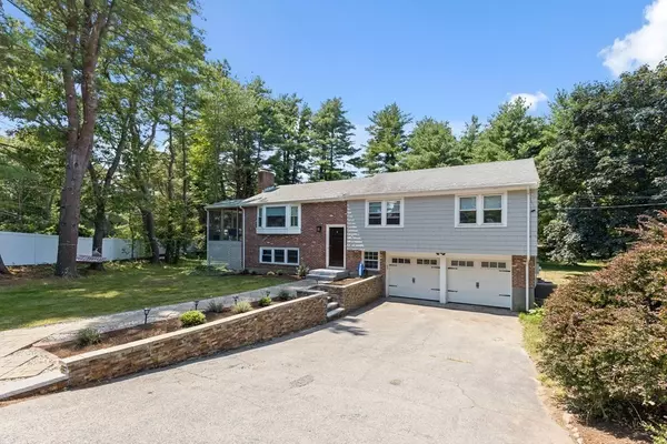 1 Cedar Ln, Medfield, MA 02052