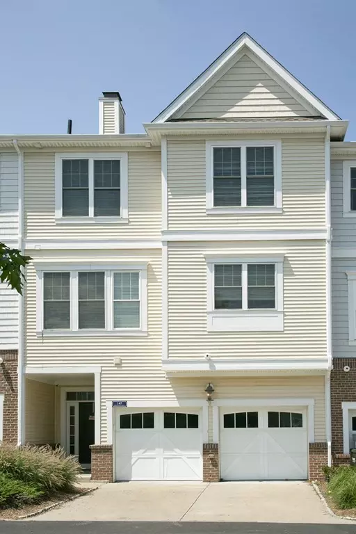 Hingham, MA 02043,147 Stayner Dr #403
