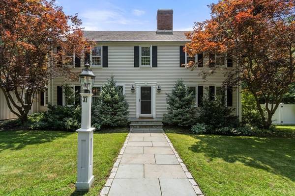 Wellesley, MA 02481,37 Falmouth Rd