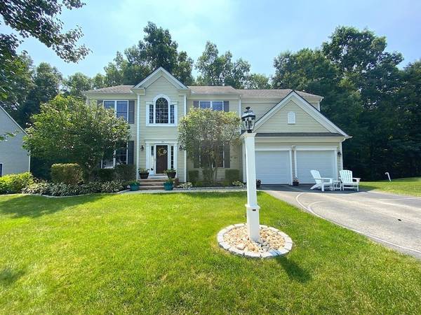 195 Amberville Rd, North Andover, MA 01845