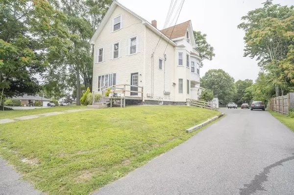 29 2nd St, Taunton, MA 02780