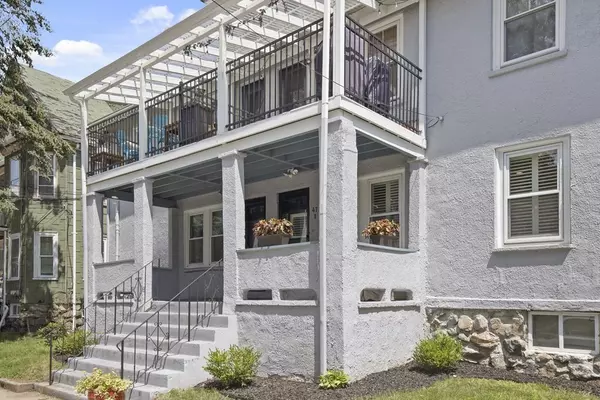 47 Rich St #1, Waltham, MA 01778
