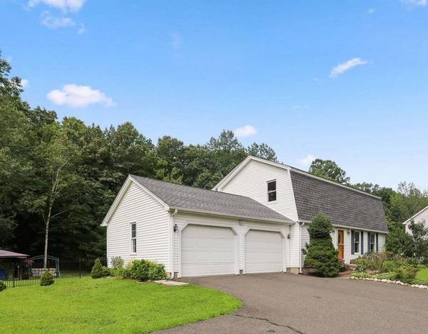 1008 Russell Road, Westfield, MA 01085