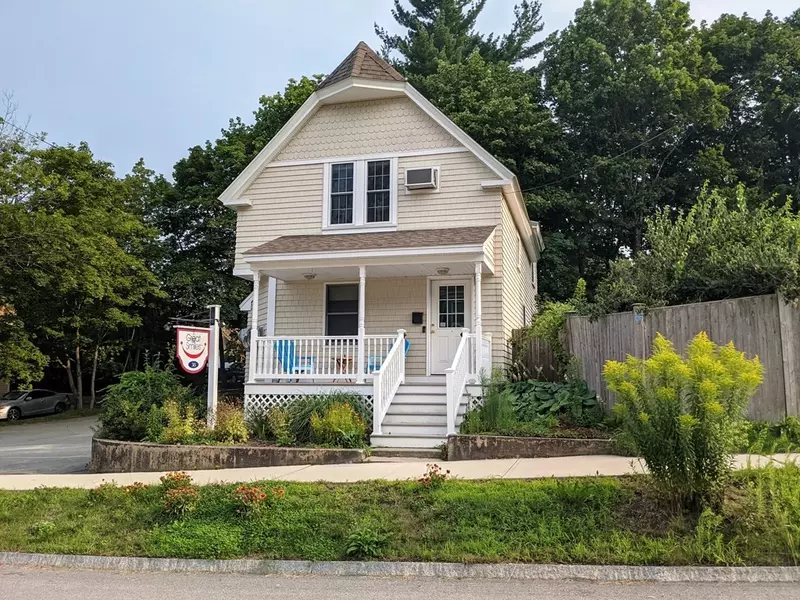 38 Nelson St, Dover, NH 03820