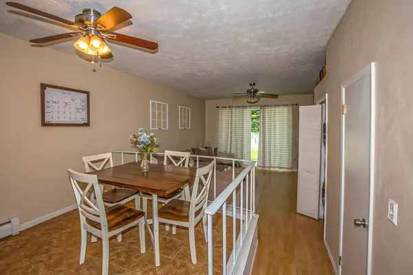 142 Autumn St #D, Agawam, MA 01001