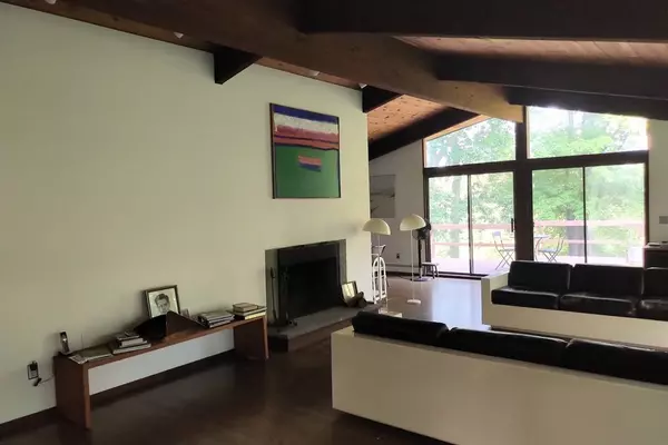 Weston, MA 02493,165 Merriam Street