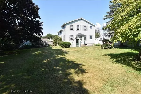 Tiverton, RI 02878,33 Randolph